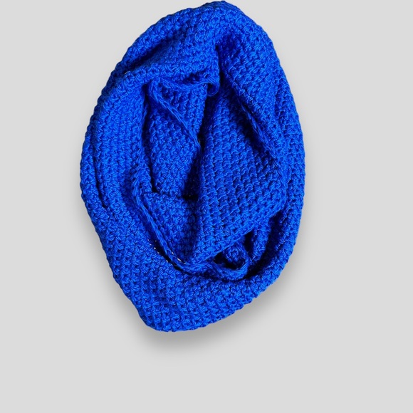 NWT Old Navy Blue Knit scarf 🧣 - Picture 1 of 5